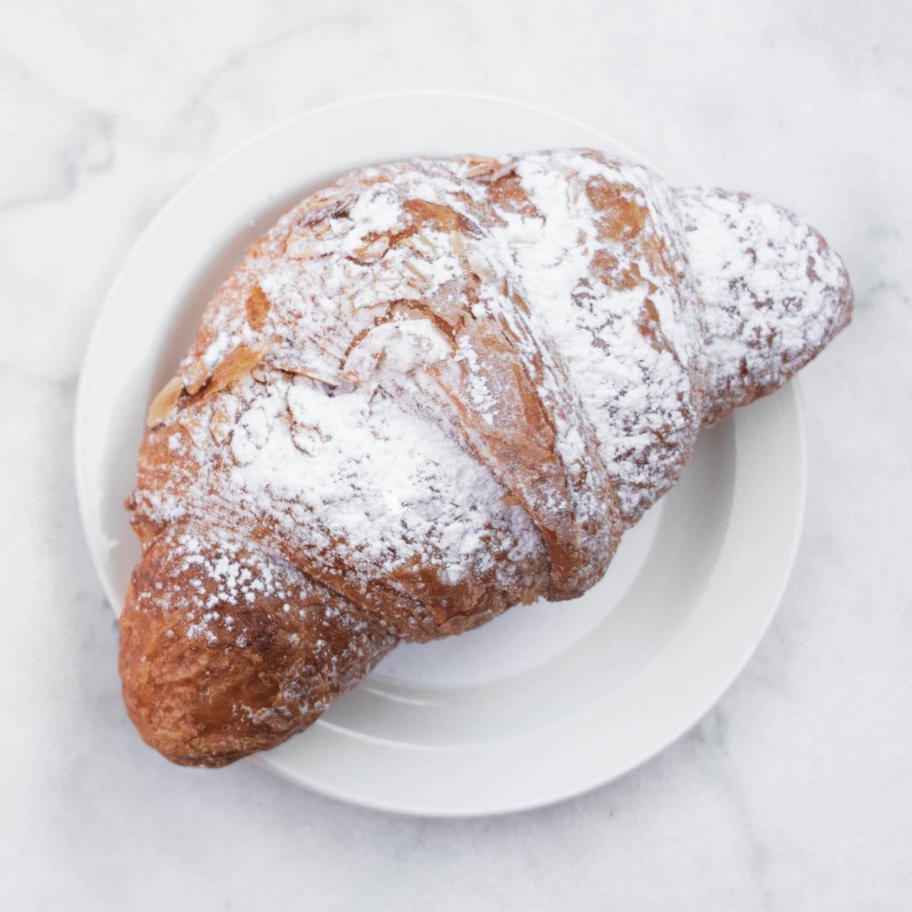 Mandelcroissant